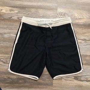 GAP Black and White Board Shorts Mesh Lining Medium